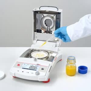 MB32 Loading Liquid Sample 600x600