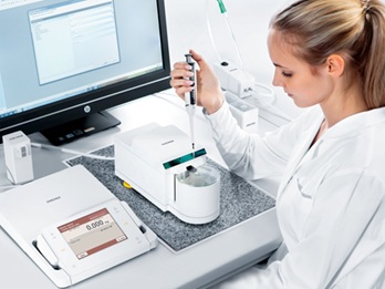 Les 8 erreurs de pipetage qui faussent vos résultats