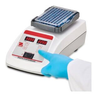 Microplate Vortex Hand 600x600 1