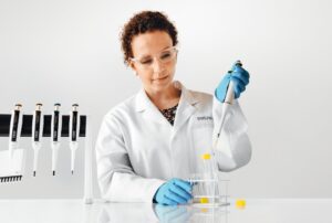 De juiste pipet en pipetteertechniek toepassen 