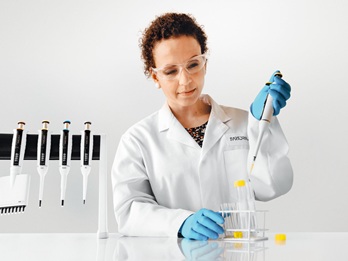 De juiste pipet en pipetteertechniek toepassen
